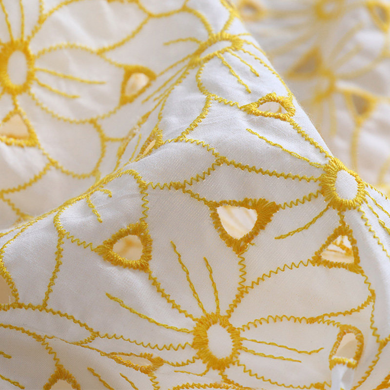 Tessuto in Pizzo Traforato 100 - Sewing Eyelet Fabric recensione e prezzo