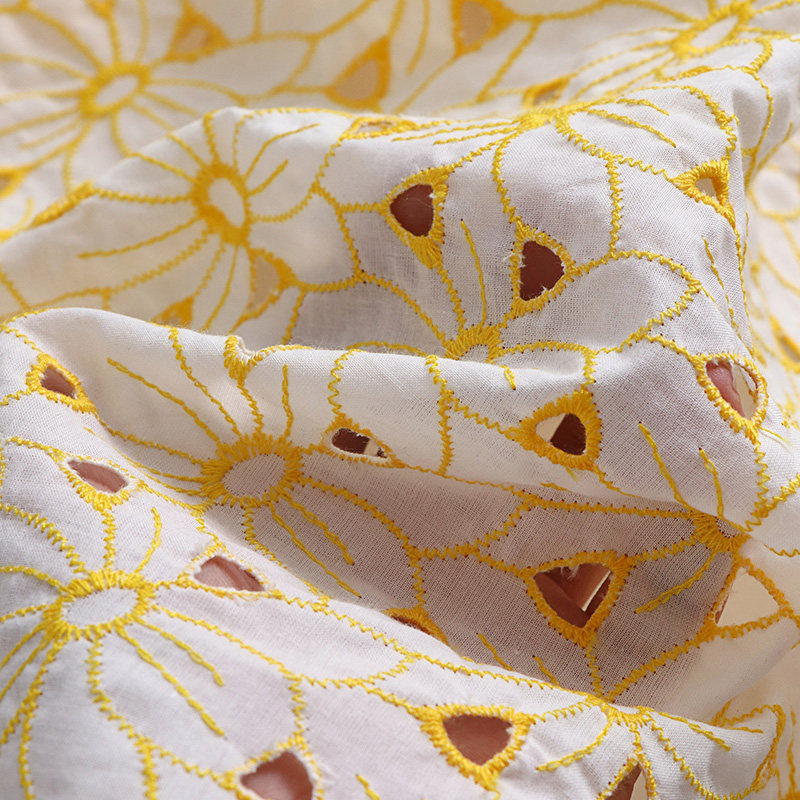 Tessuto in Pizzo Traforato 100 - Sewing Eyelet Fabric recensione e prezzo
