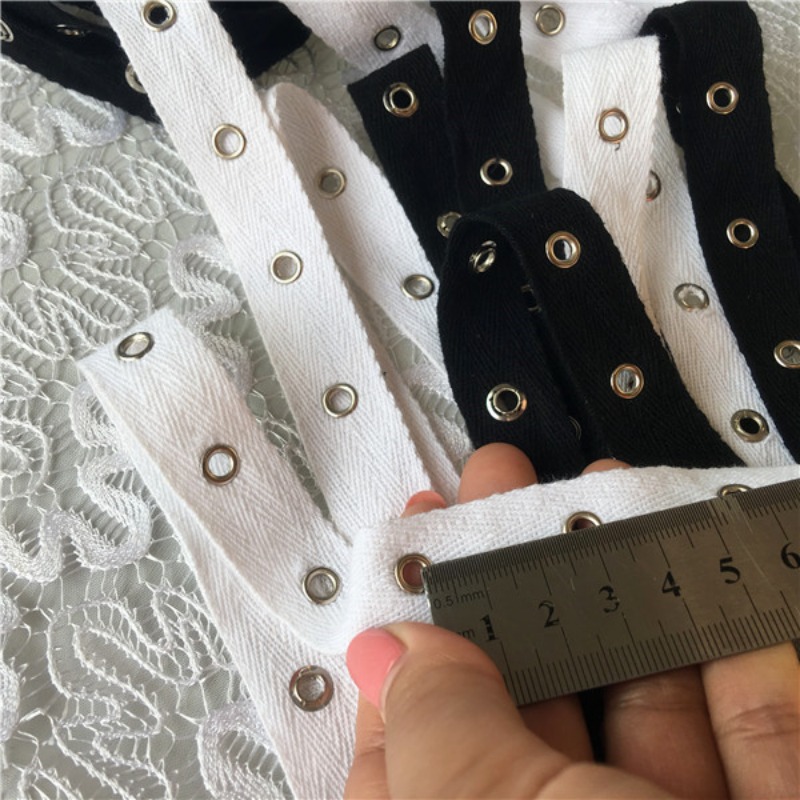 Tessitura in cotone bianco e n - Sewing Eyelet Fabric recensione e prezzo